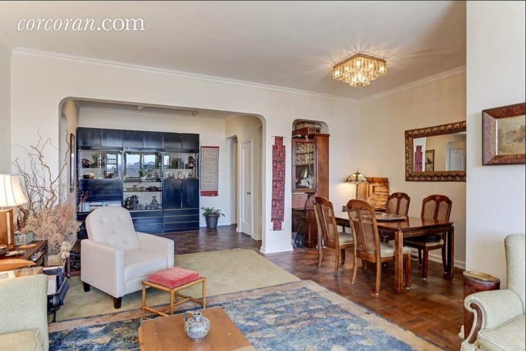 A row of 12 houses near Audubon Park has a fascinating history—but do